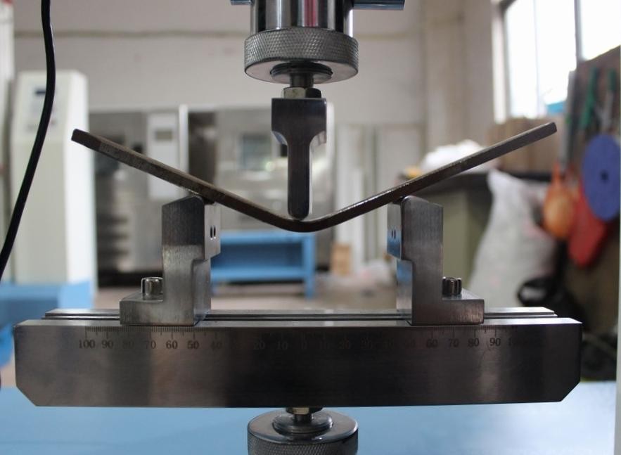 Fissuration par flexion de l'acier Q355B : Comprendre les solutions standard et techniques pour la fabrication des pylônes de transmission