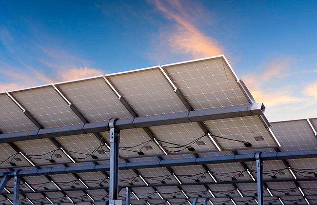 Structure en acier pour syst&egrave;mes de suivi solaire
