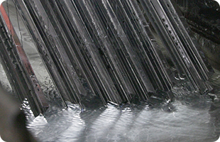 Structure en acier pour systèmes de suivi solaire